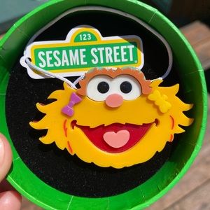 NIB ~ ERSTWILDER SESAME STREET ZOE BROOCH